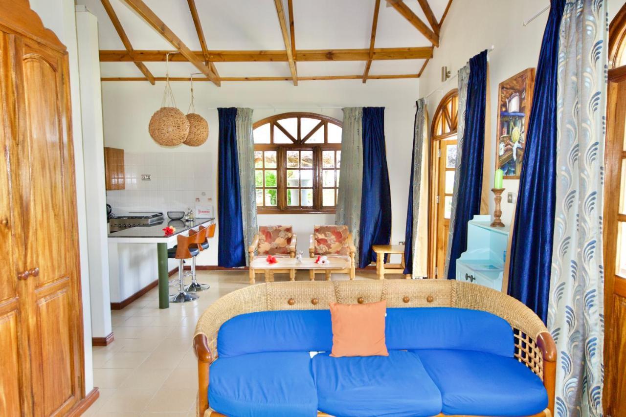 Sea Splash Self Catering And La Petite Maison 大安塞 外观 照片