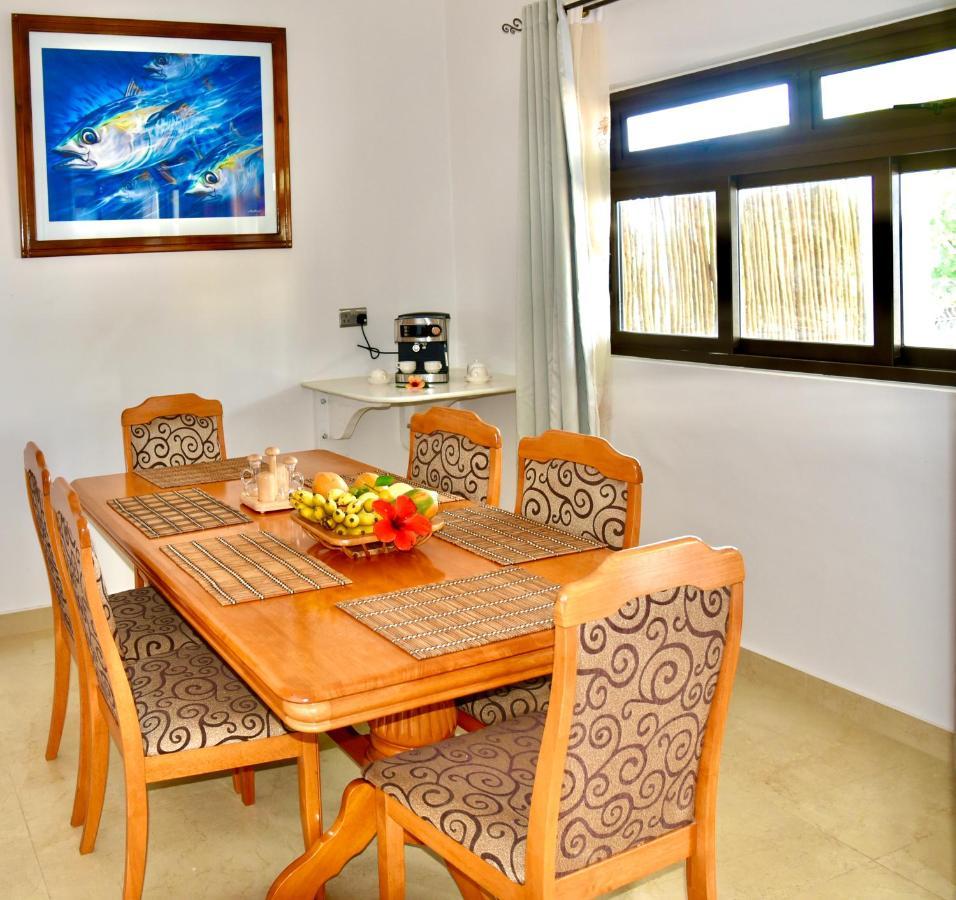 Sea Splash Self Catering And La Petite Maison 大安塞 外观 照片